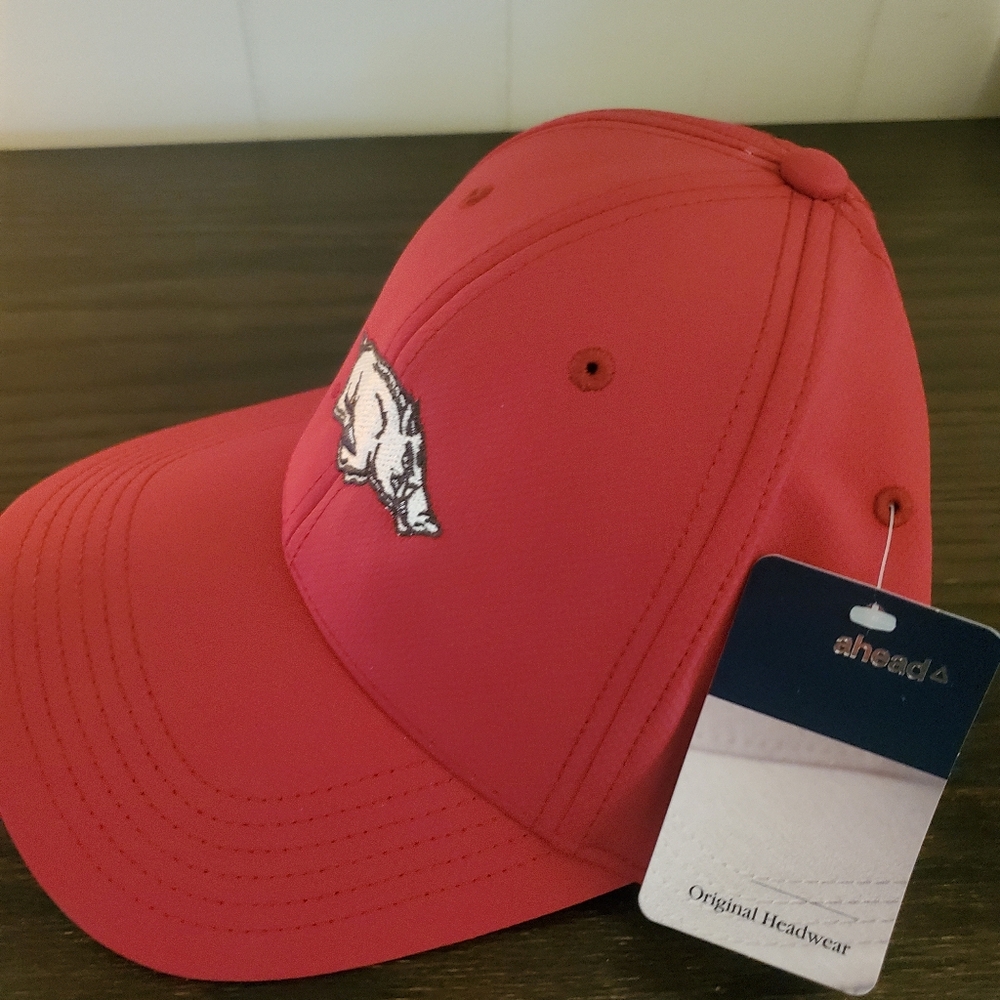 Arkansas Razor Backs Red Embroidered Men's Cap - Picture 3 of 4